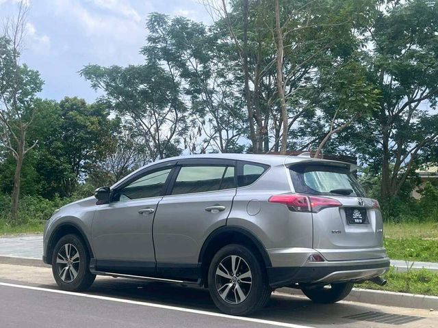 TOYOTA豐田 RAV4  第4張相片
