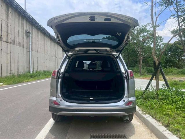 TOYOTA豐田 RAV4  第10張相片