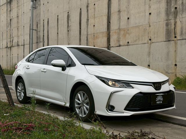 TOYOTA豐田 ALTIS  第2張相片