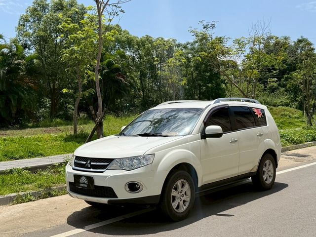 MITSUBISHI三菱 OUTLANDER  第1張相片