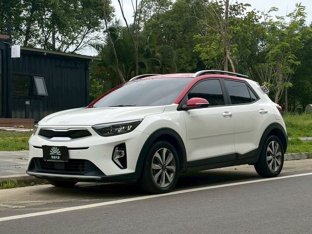 KIA起亞 STONIC  第1張相片