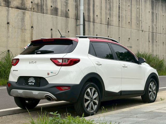 KIA起亞 STONIC  第3張相片