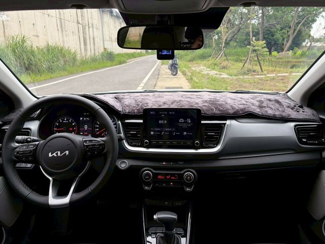 KIA起亞 STONIC  第7張相片