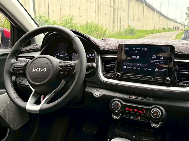 KIA起亞 STONIC  第8張相片