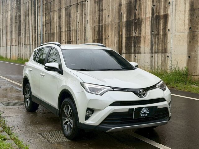 TOYOTA豐田 RAV4  第2張相片