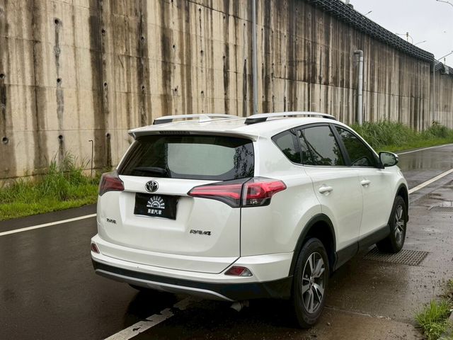 TOYOTA豐田 RAV4  第3張相片