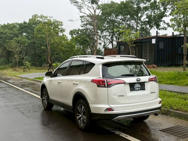 TOYOTA豐田 RAV4  第4張相片
