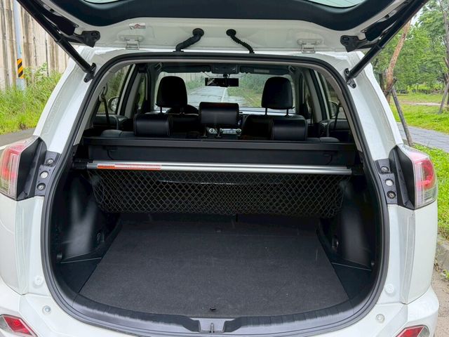 TOYOTA豐田 RAV4  第10張相片