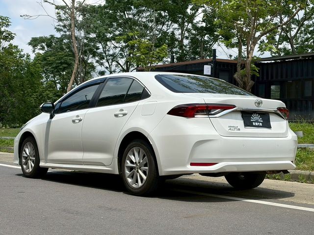 TOYOTA豐田 ALTIS  第2張相片