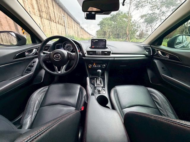 MAZDA馬自達 MAZDA 3  第7張相片