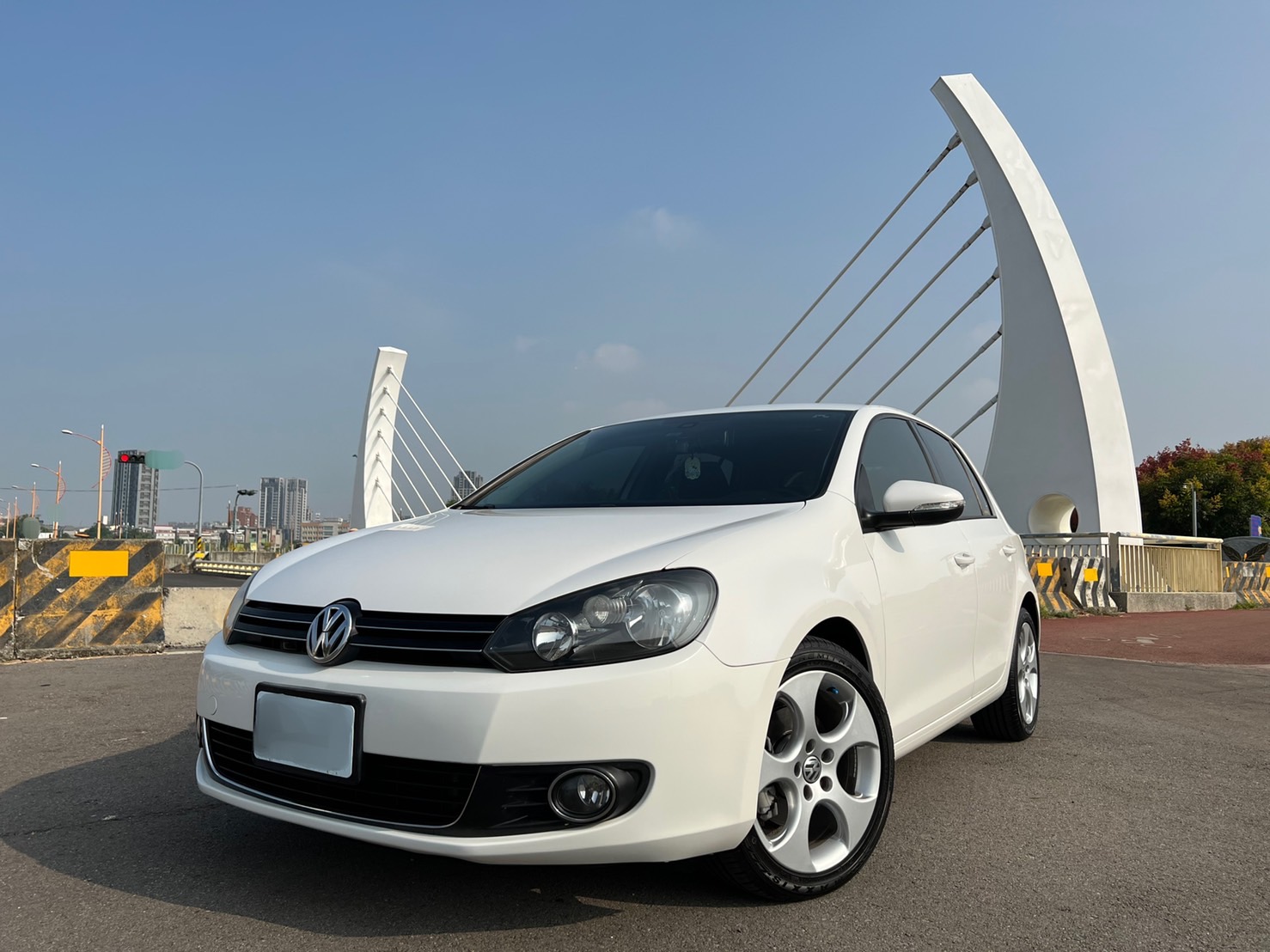 台中-實車實價<合信汽車>2010年 Volkswagen MK6 GOLF 2.0 TDI 原鈑件 低里程 變速箱剛大整理完保固一年  第1張相片