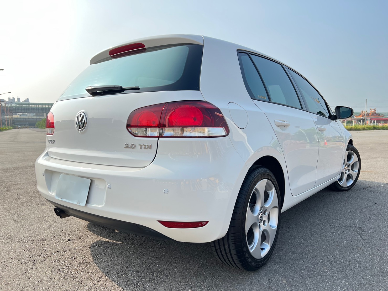 台中-實車實價<合信汽車>2010年 Volkswagen MK6 GOLF 2.0 TDI 原鈑件 低里程 變速箱剛大整理完保固一年  第5張相片