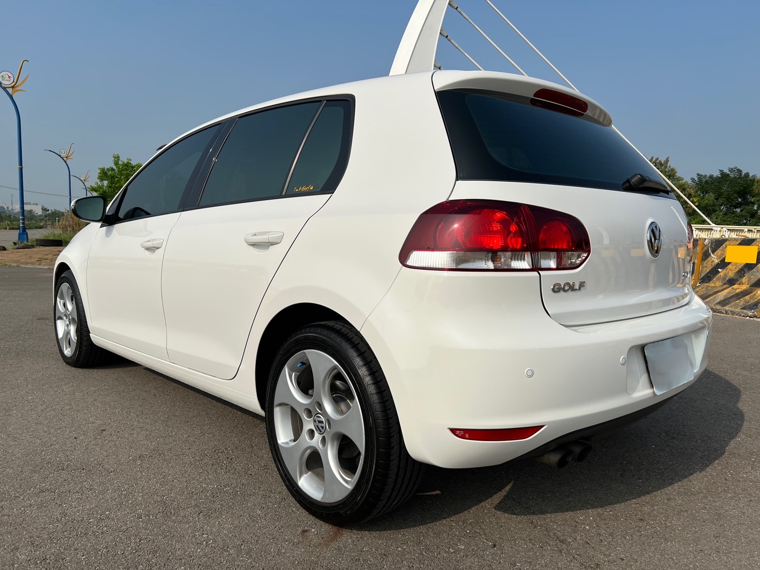 台中-實車實價<合信汽車>2010年 Volkswagen MK6 GOLF 2.0 TDI 原鈑件 低里程 變速箱剛大整理完保固一年  第7張相片