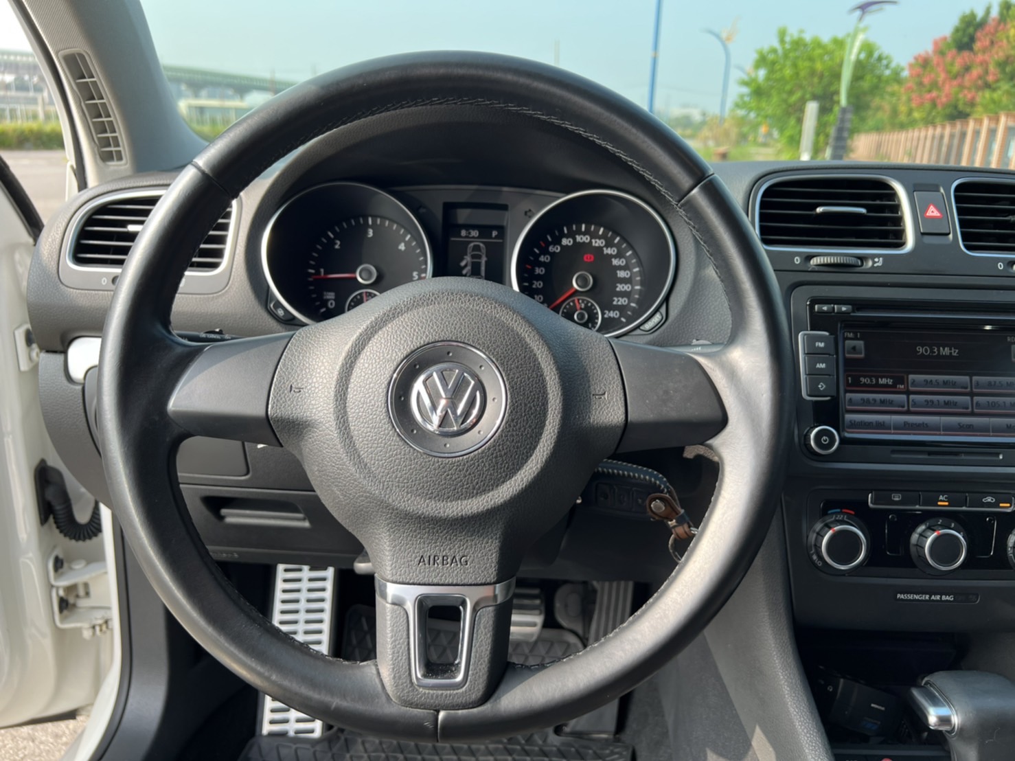 台中-實車實價<合信汽車>2010年 Volkswagen MK6 GOLF 2.0 TDI 原鈑件 低里程 變速箱剛大整理完保固一年  第11張相片