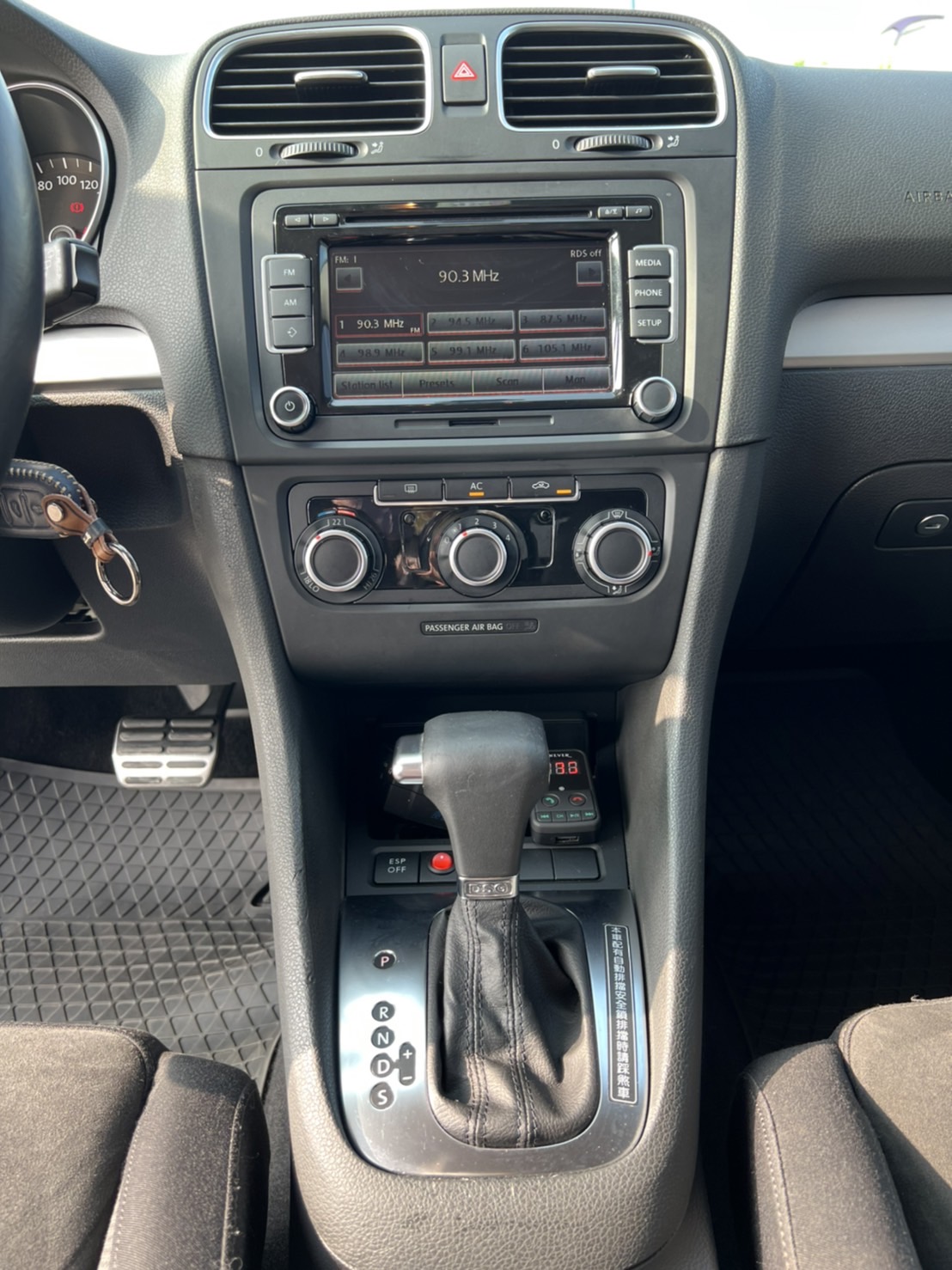 台中-實車實價<合信汽車>2010年 Volkswagen MK6 GOLF 2.0 TDI 原鈑件 低里程 變速箱剛大整理完保固一年  第13張相片