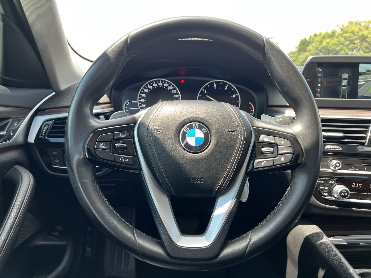 台中-實車實價<合信汽車>2017年18年式 汎德總代理 BMW 520D Sedan 一手美車 原鈑件 里程保證 加碼更換Adaptive LED進階主動式轉向LED大燈組  第14張相片