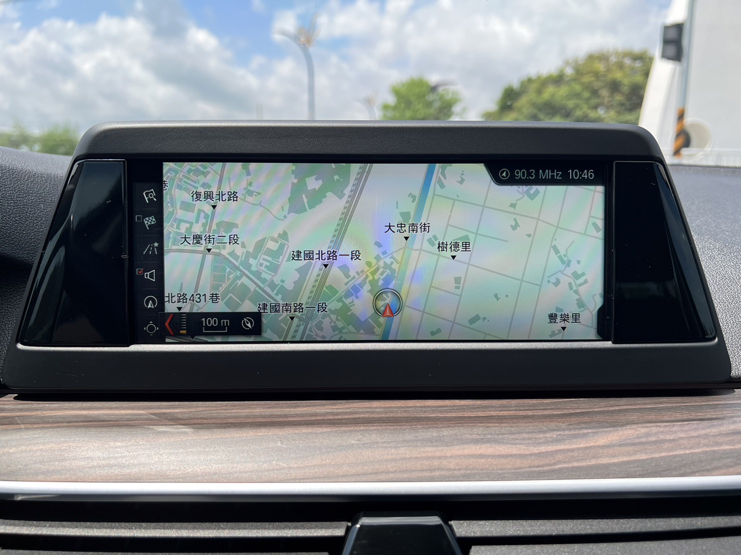台中-實車實價<合信汽車>2017年18年式 汎德總代理 BMW 520D Sedan 一手美車 原鈑件 里程保證 加碼更換Adaptive LED進階主動式轉向LED大燈組  第19張相片