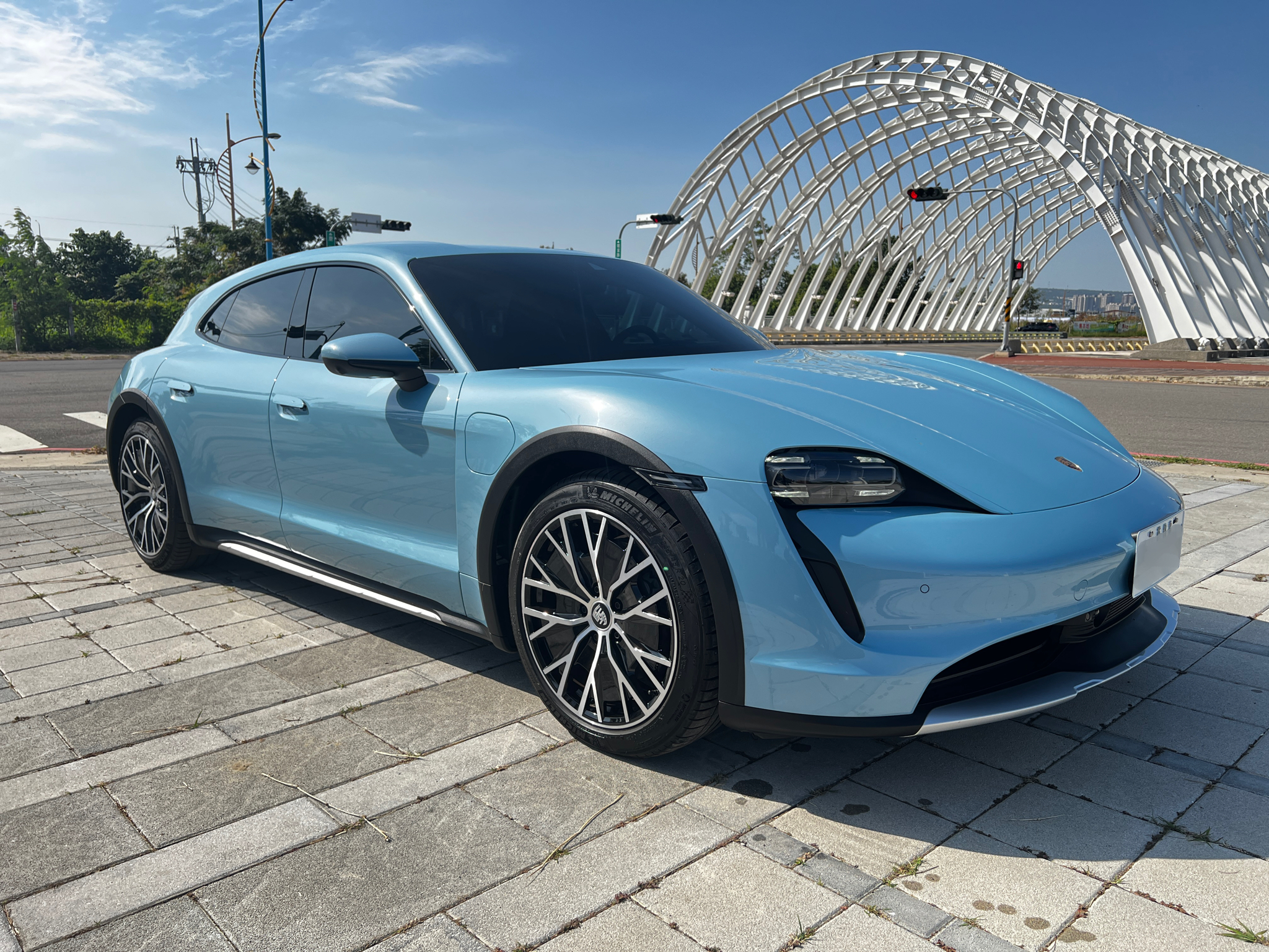 台中-實車實價<合信汽車>2023年 總代理 PORSCHE Taycan 4 Cross Turismo 一手美車 原鈑件 原廠保固中  實跑1.4萬 全車犀牛皮  第1張相片