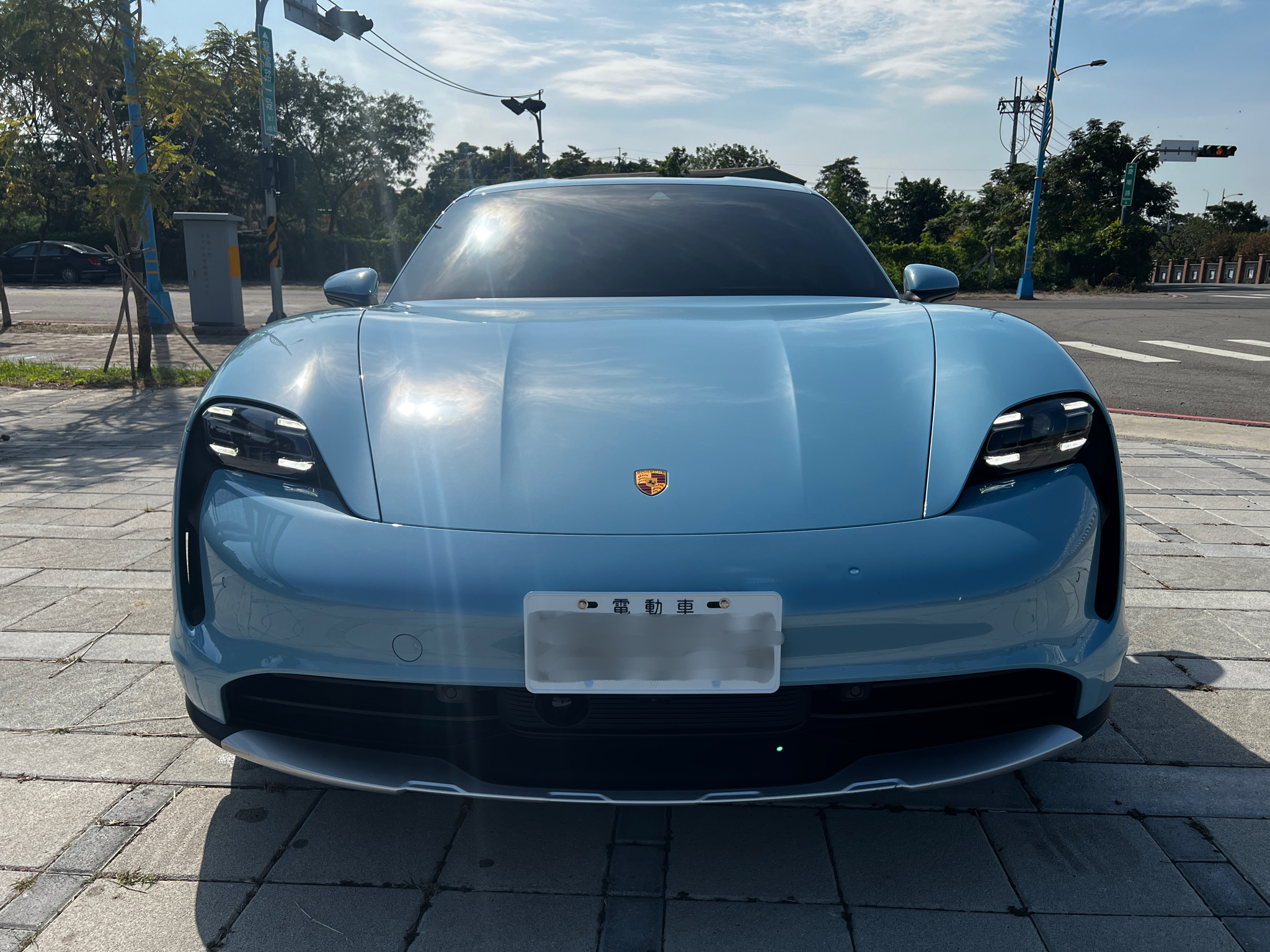 台中-實車實價<合信汽車>2023年 總代理 PORSCHE Taycan 4 Cross Turismo 一手美車 原鈑件 原廠保固中  實跑1.4萬 全車犀牛皮  第2張相片