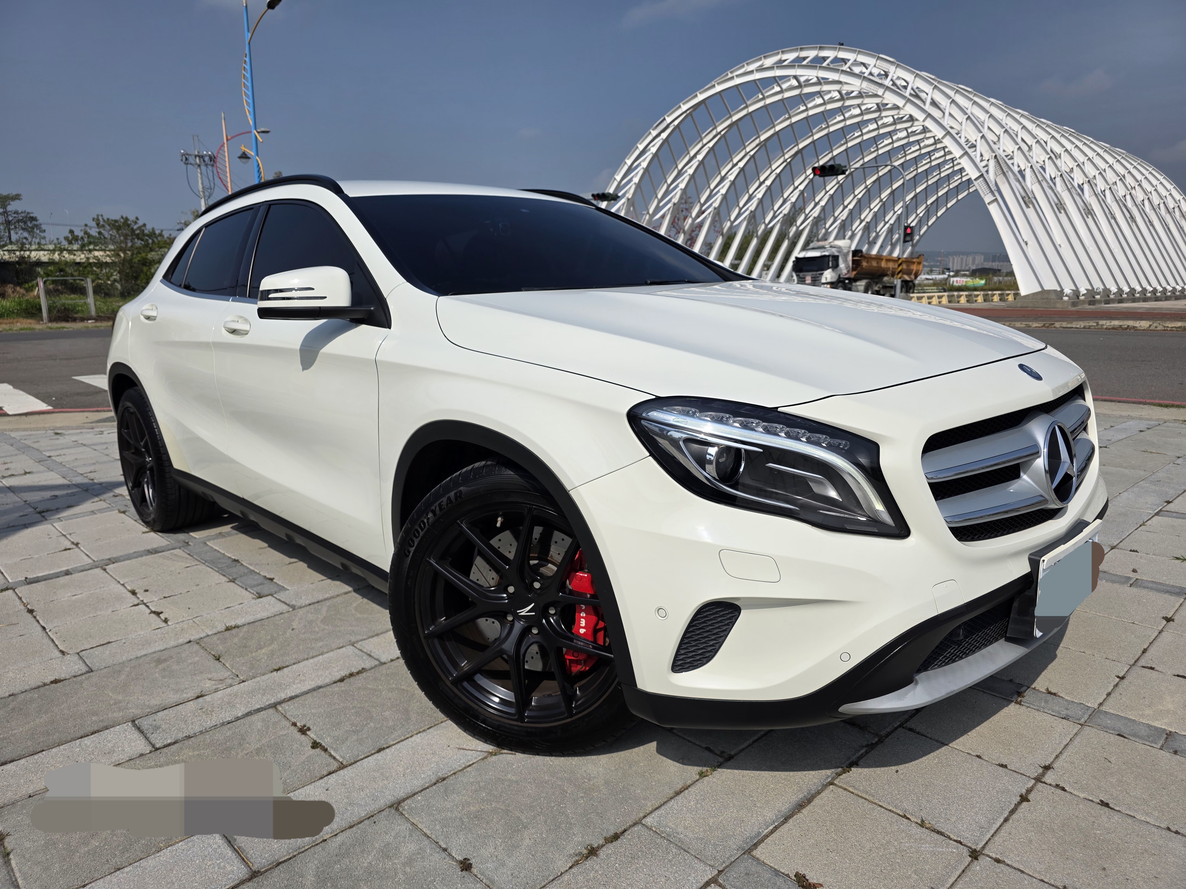 台中-實車實價<合信汽車>2016年 M-Benz 賓士總代理 GLA180 超美車原鈑件 超低里程實跑5萬  第2張相片