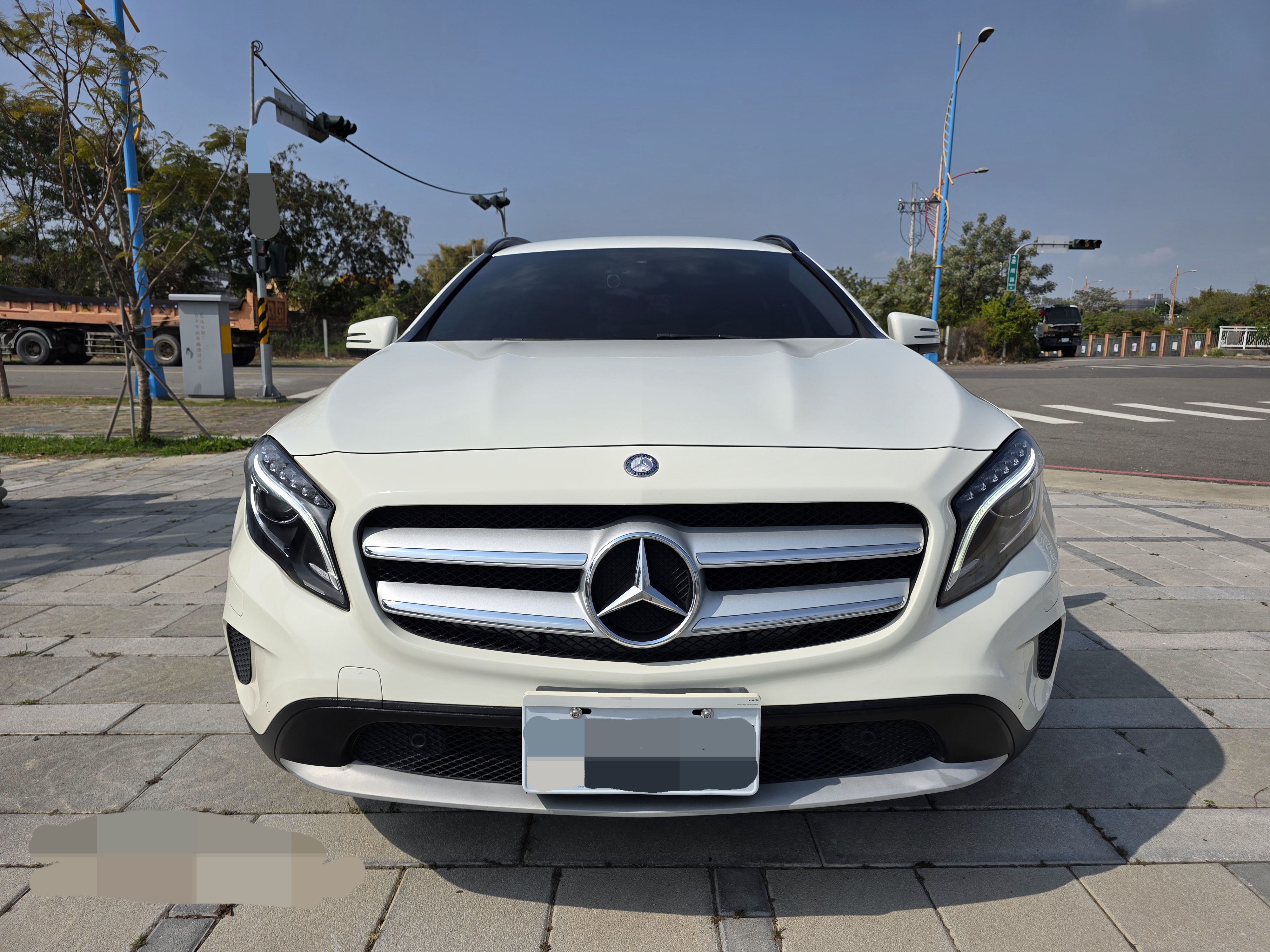 台中-實車實價<合信汽車>2016年 M-Benz 賓士總代理 GLA180 超美車原鈑件 超低里程實跑5萬  第3張相片