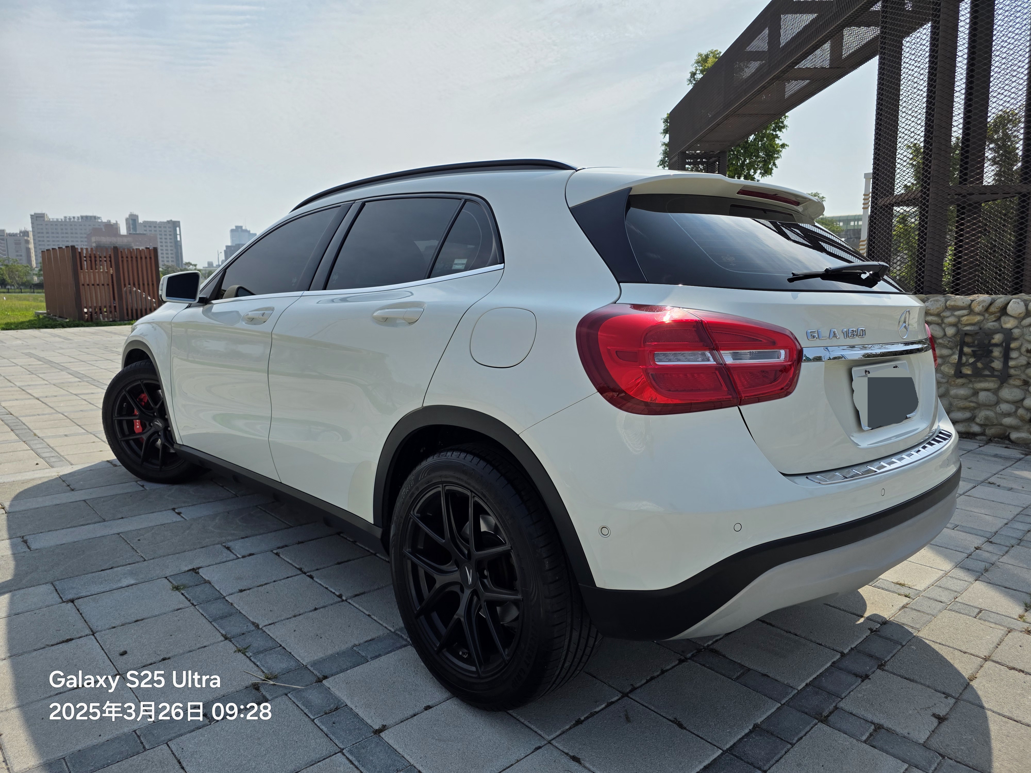 台中-實車實價<合信汽車>2016年 M-Benz 賓士總代理 GLA180 超美車原鈑件 超低里程實跑5萬  第5張相片