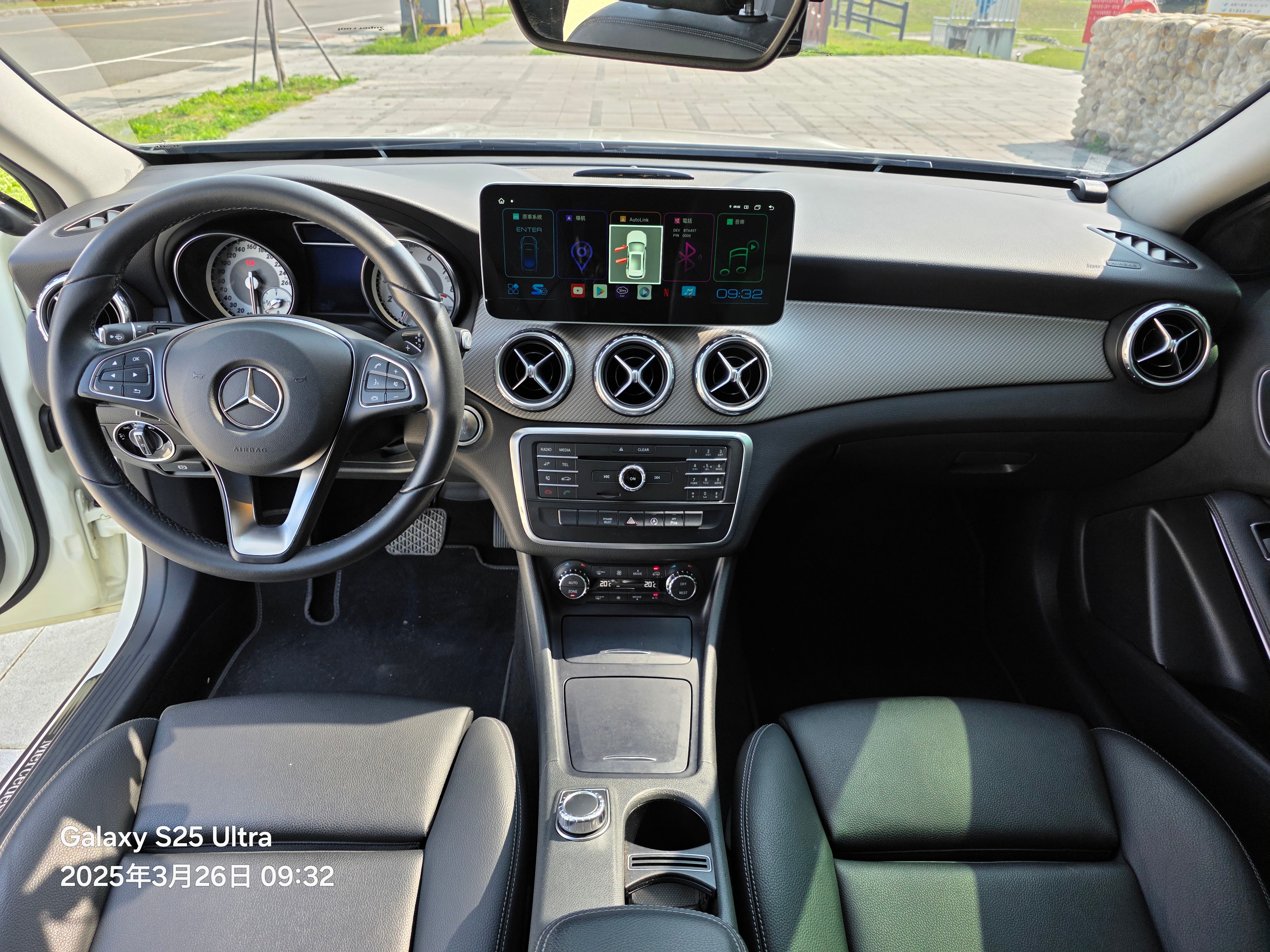 台中-實車實價<合信汽車>2016年 M-Benz 賓士總代理 GLA180 超美車原鈑件 超低里程實跑5萬  第13張相片