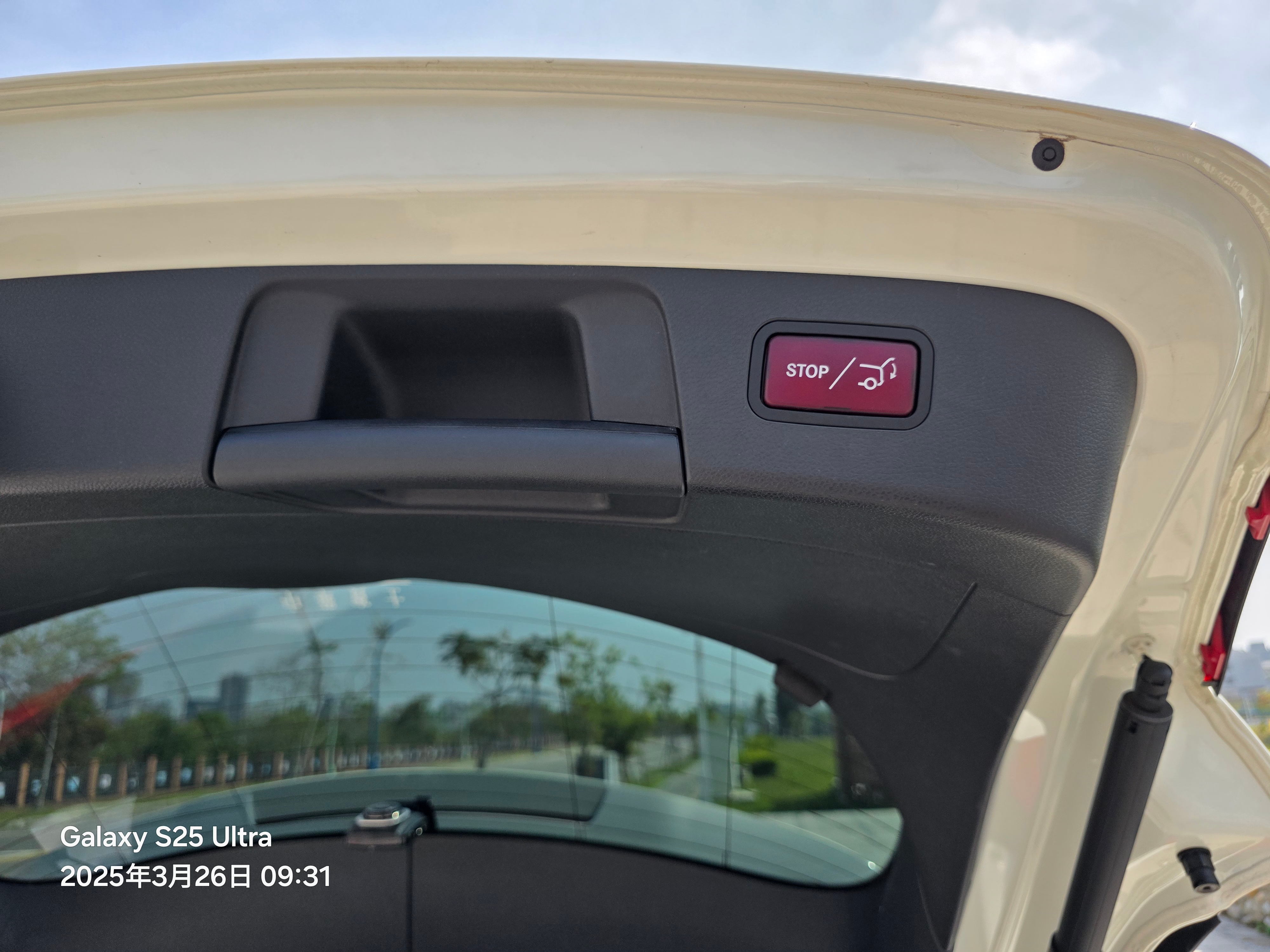 台中-實車實價<合信汽車>2016年 M-Benz 賓士總代理 GLA180 超美車原鈑件 超低里程實跑5萬  第18張相片