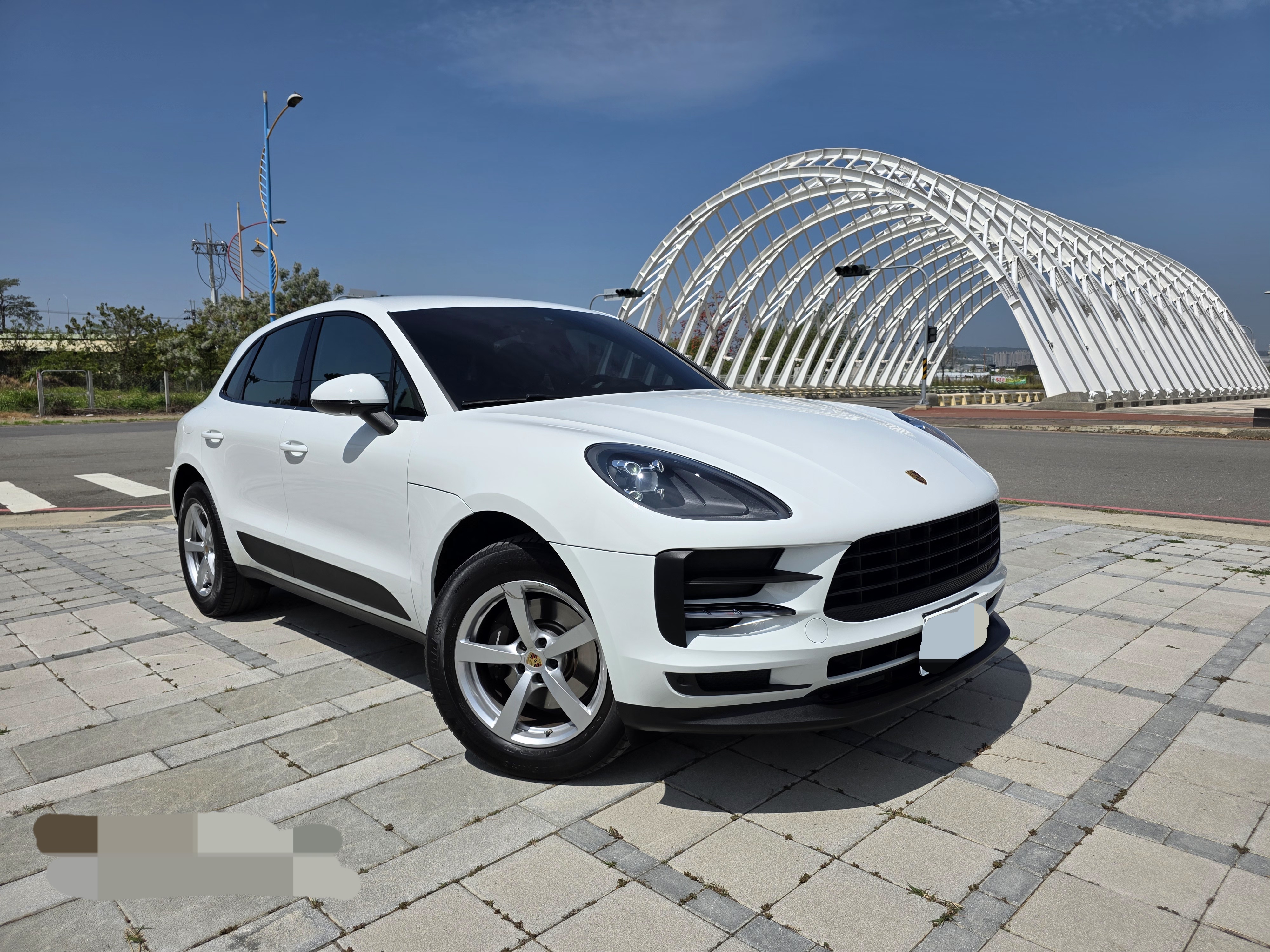 台中-實車實價<合信汽車>2020年2021年式 汎德永業總代理 PORSCHE MACAN 2.0T 一手美車原鈑件 超低里程 摸門 盲點 14向電動椅 紅色安全帶  第1張相片