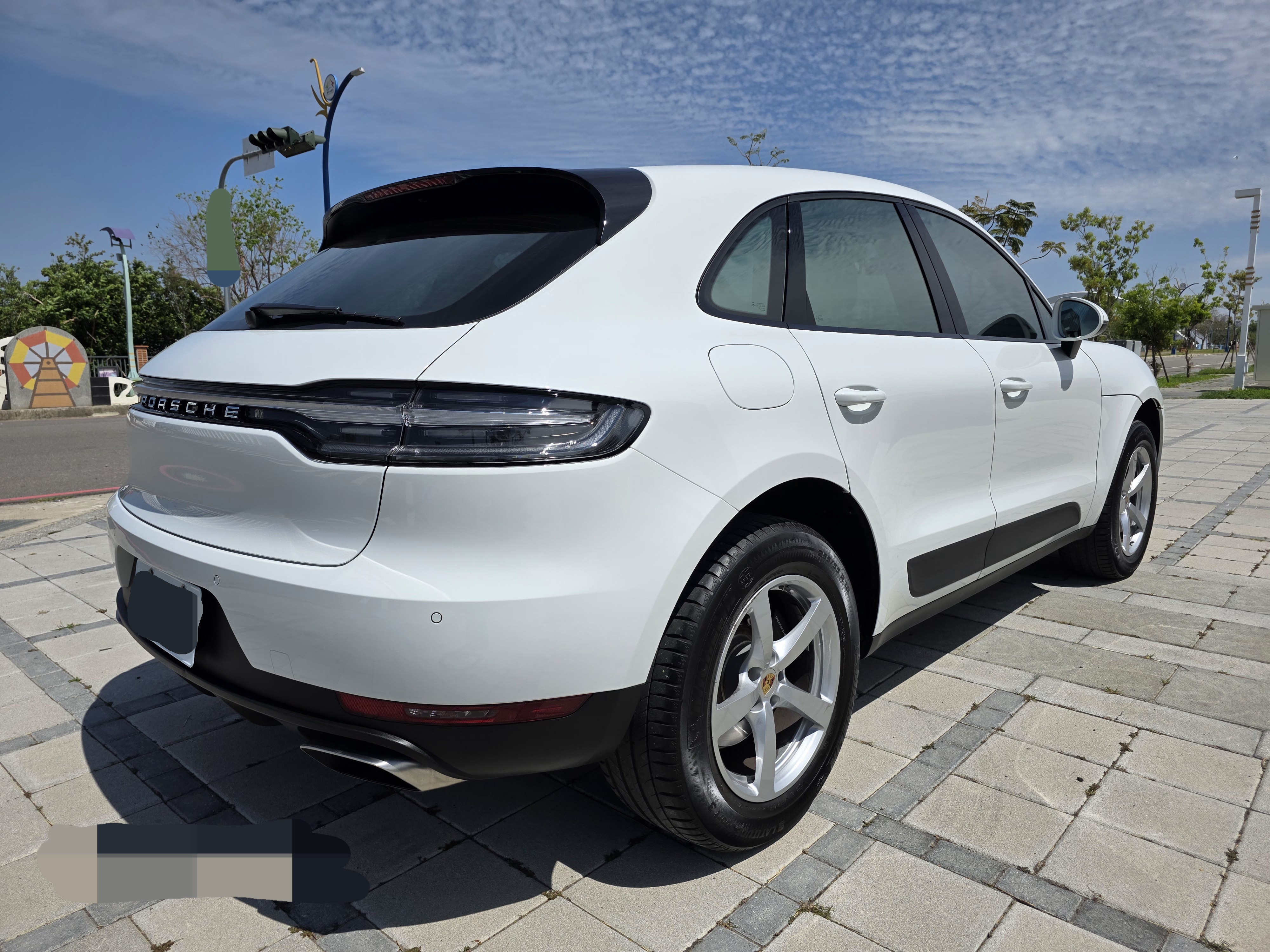 台中-實車實價<合信汽車>2020年2021年式 汎德永業總代理 PORSCHE MACAN 2.0T 一手美車原鈑件 超低里程 摸門 盲點 14向電動椅 紅色安全帶  第6張相片