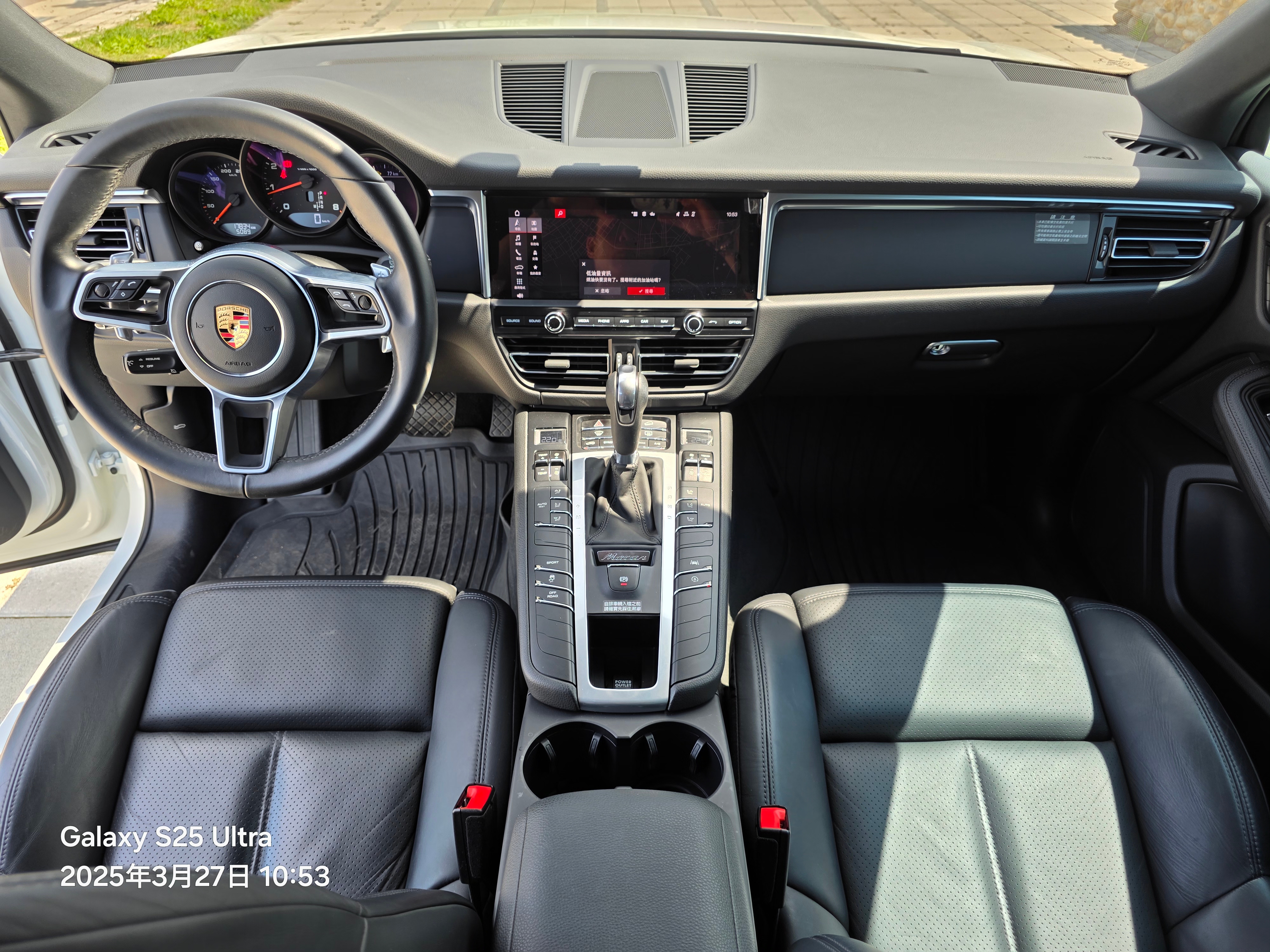 台中-實車實價<合信汽車>2020年2021年式 汎德永業總代理 PORSCHE MACAN 2.0T 一手美車原鈑件 超低里程 摸門 盲點 14向電動椅 紅色安全帶  第8張相片