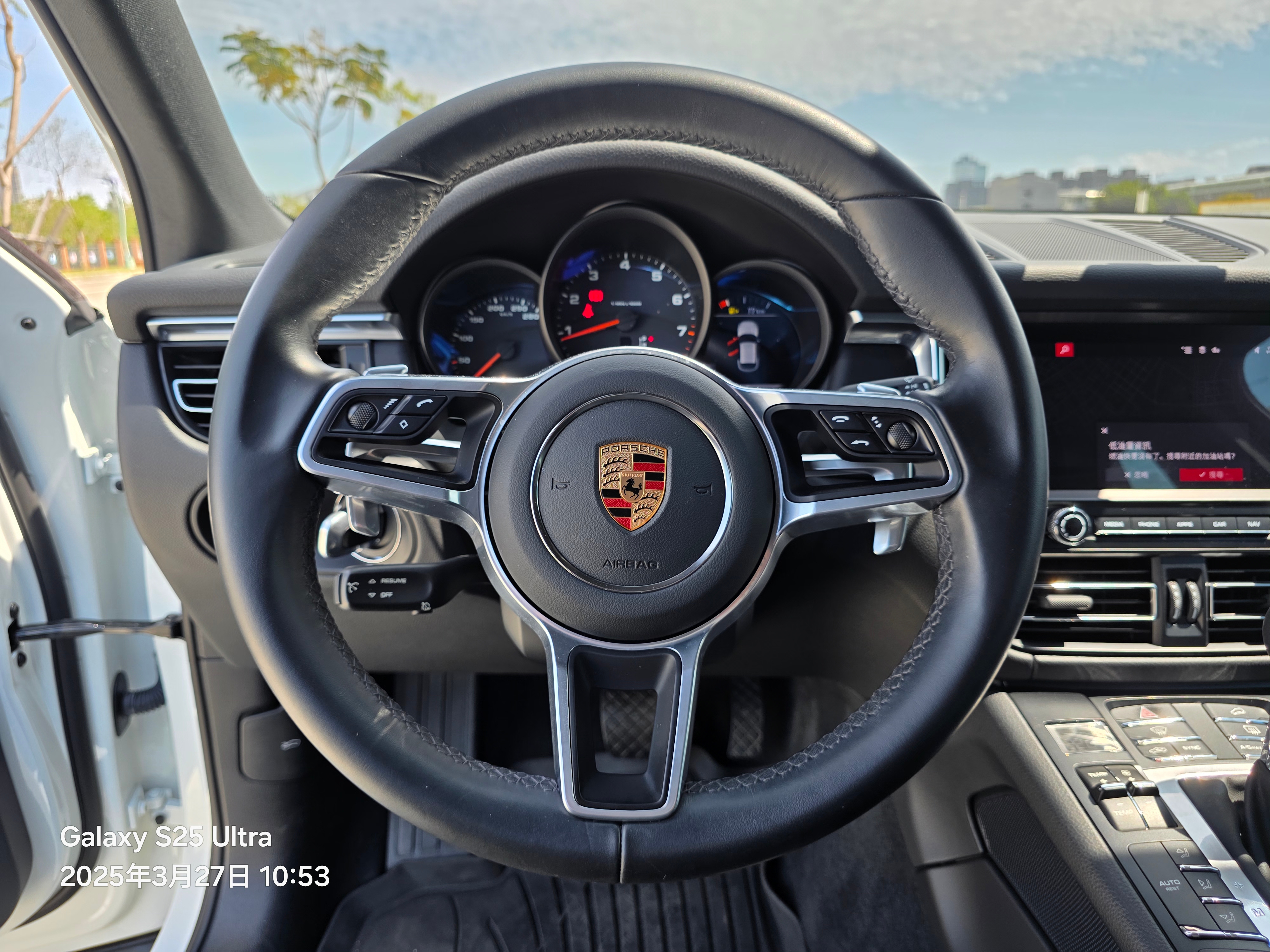 台中-實車實價<合信汽車>2020年2021年式 汎德永業總代理 PORSCHE MACAN 2.0T 一手美車原鈑件 超低里程 摸門 盲點 14向電動椅 紅色安全帶  第9張相片