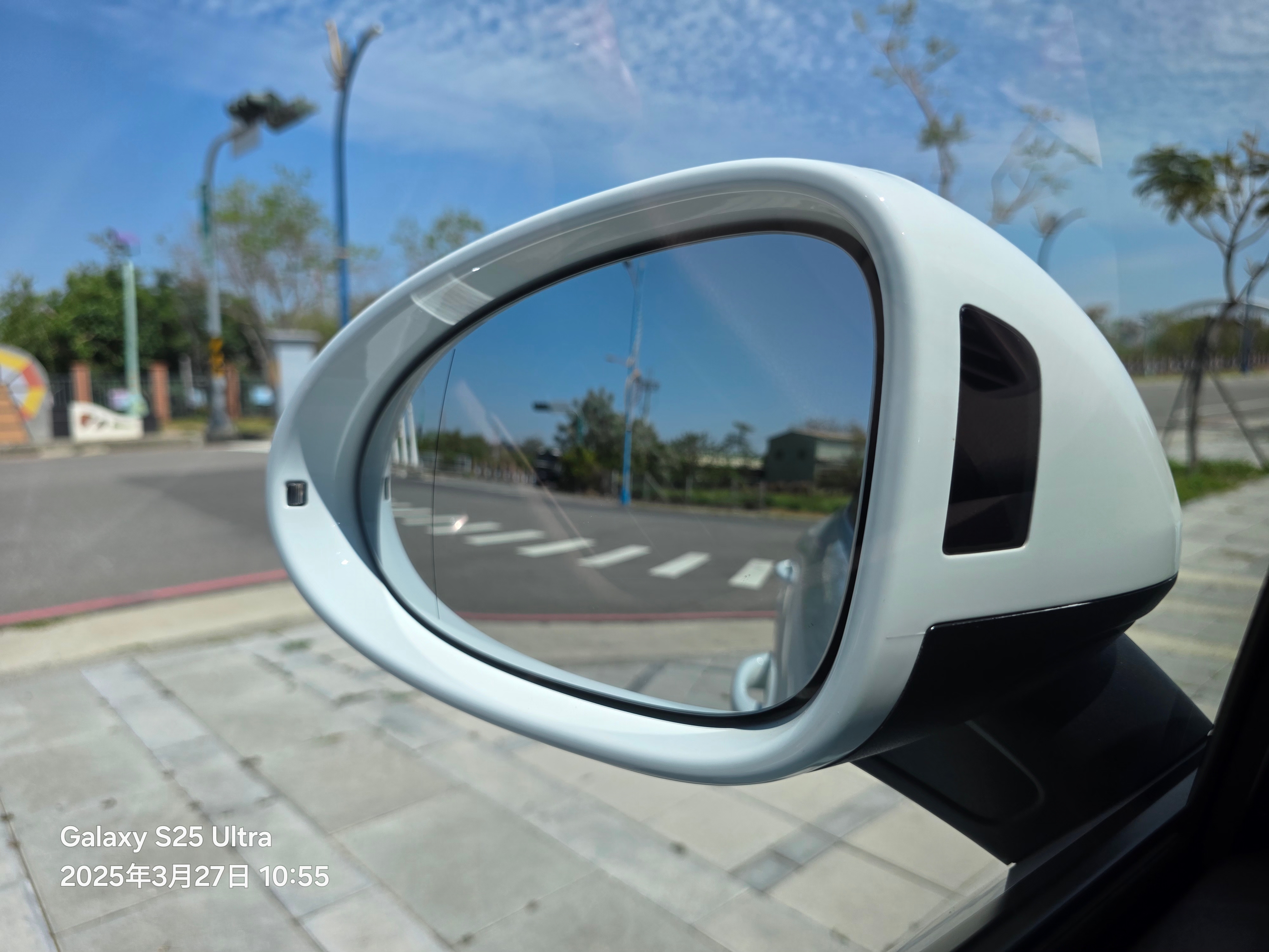 台中-實車實價<合信汽車>2020年2021年式 汎德永業總代理 PORSCHE MACAN 2.0T 一手美車原鈑件 超低里程 摸門 盲點 14向電動椅 紅色安全帶  第16張相片