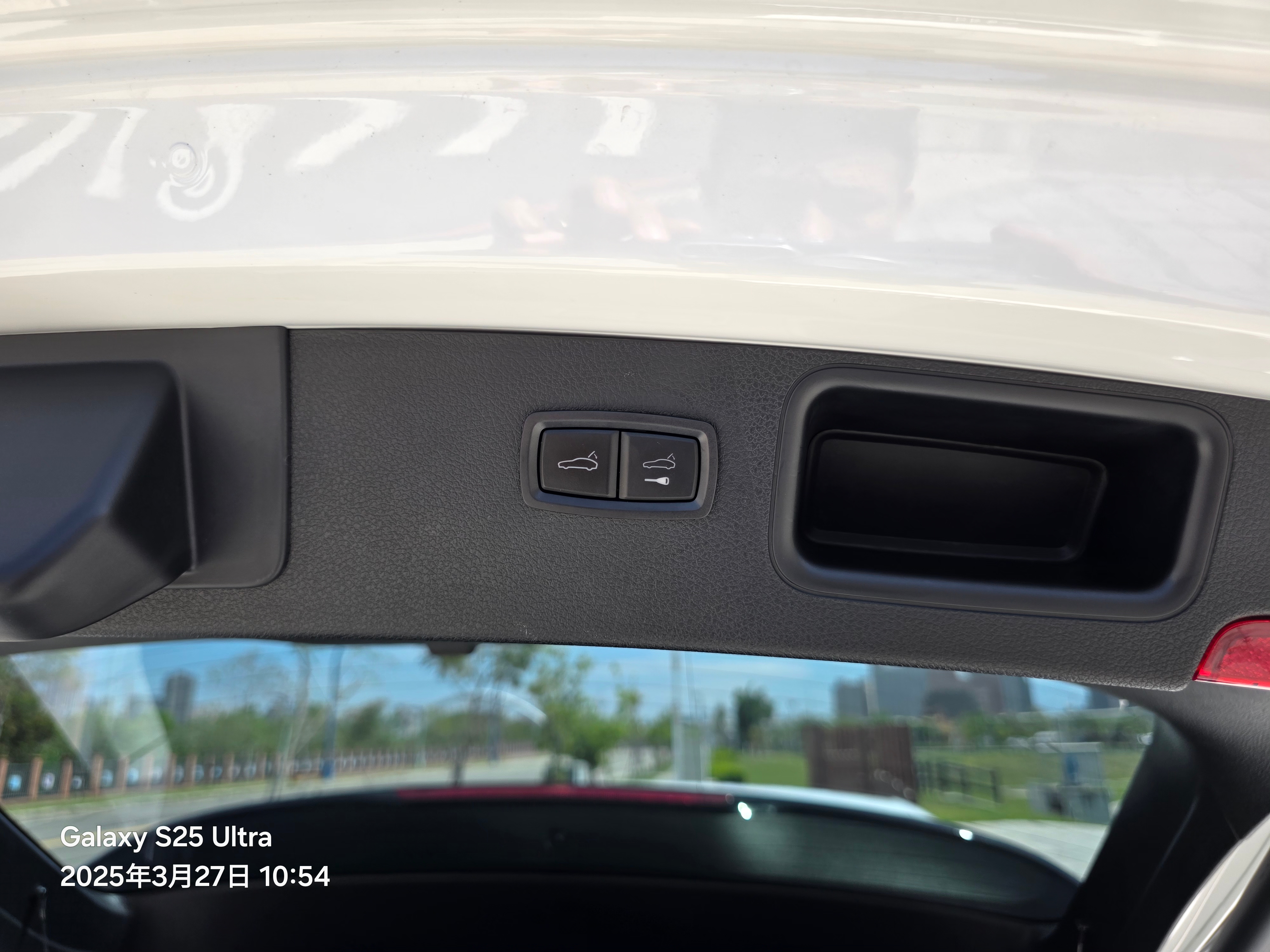 台中-實車實價<合信汽車>2020年2021年式 汎德永業總代理 PORSCHE MACAN 2.0T 一手美車原鈑件 超低里程 摸門 盲點 14向電動椅 紅色安全帶  第18張相片
