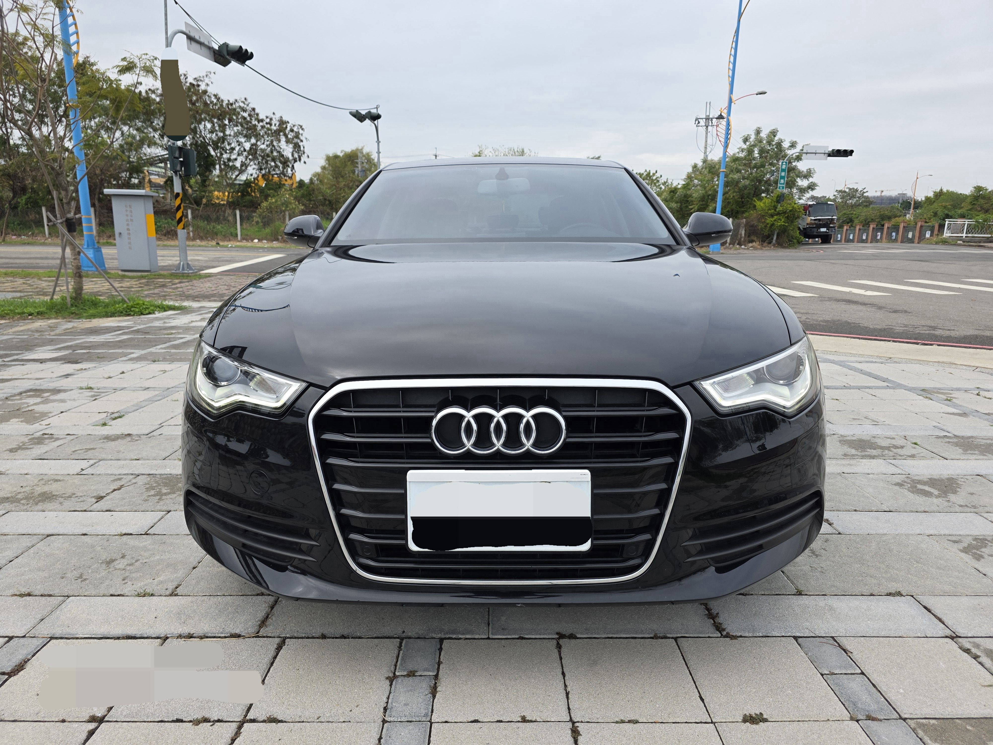 台中-實車實價<合信汽車>2014年 AUDI A6 Sedan 35TDI 2.0T柴油 一手美車 可認證 低里程實跑12.3萬 盲點、Keyless免鑰匙系統、天窗、雙前坐電動椅（駕駛座含記憶功能）、定速系統、換檔撥片、電子手煞車  第3張相片