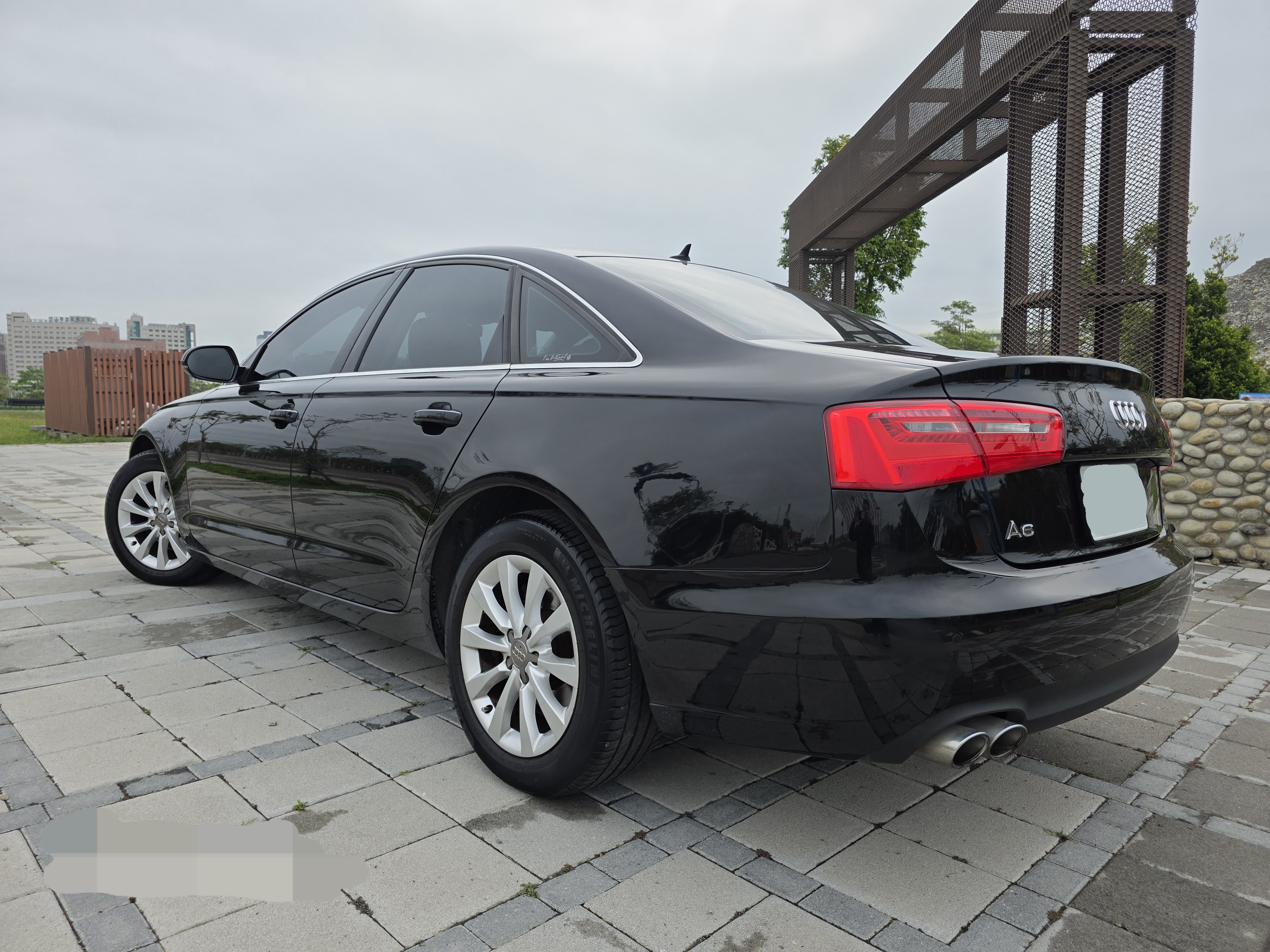 台中-實車實價<合信汽車>2014年 AUDI A6 Sedan 35TDI 2.0T柴油 一手美車 可認證 低里程實跑12.3萬 盲點、Keyless免鑰匙系統、天窗、雙前坐電動椅（駕駛座含記憶功能）、定速系統、換檔撥片、電子手煞車  第5張相片