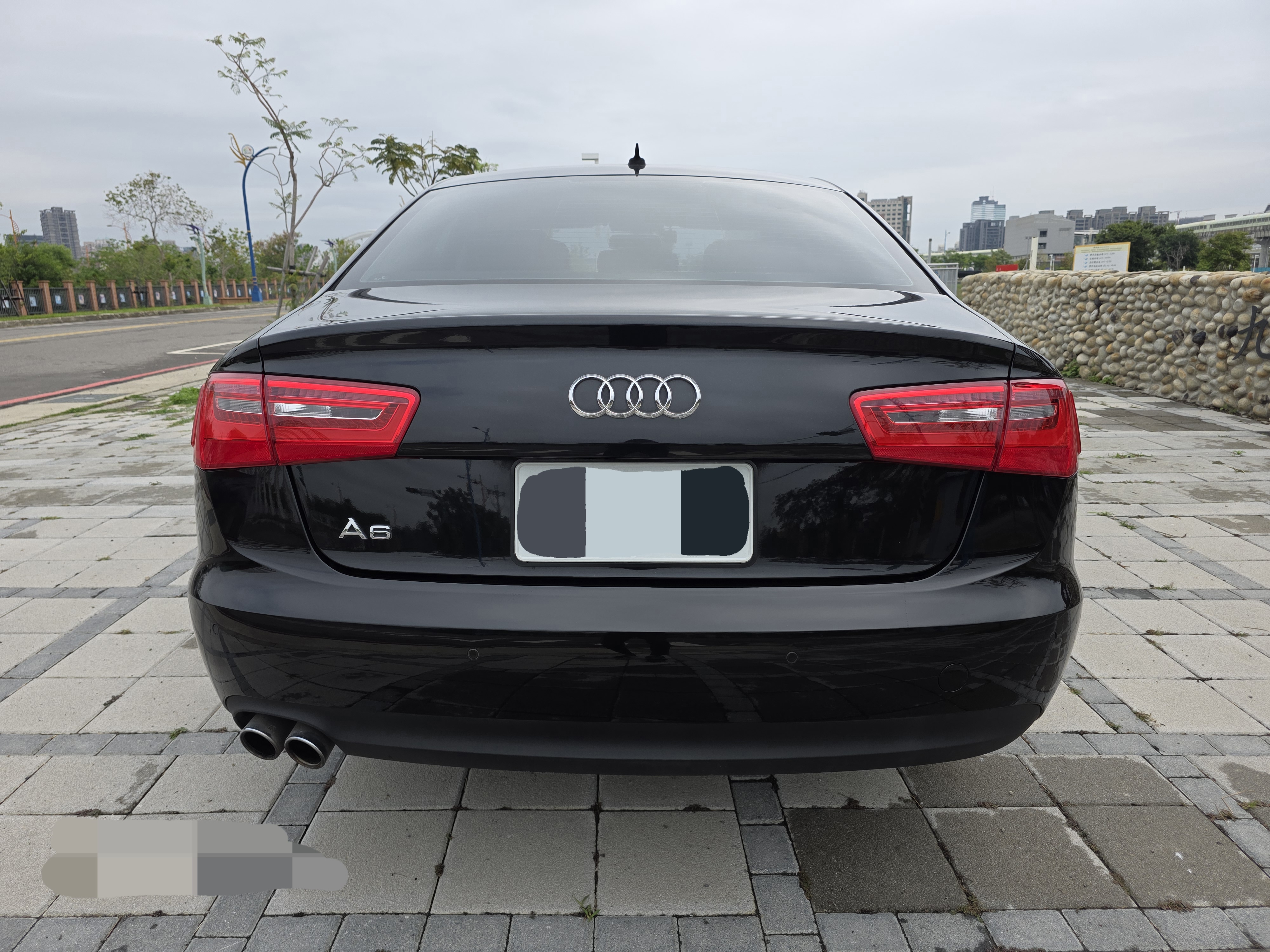 台中-實車實價<合信汽車>2014年 AUDI A6 Sedan 35TDI 2.0T柴油 一手美車 可認證 低里程實跑12.3萬 盲點、Keyless免鑰匙系統、天窗、雙前坐電動椅（駕駛座含記憶功能）、定速系統、換檔撥片、電子手煞車  第6張相片