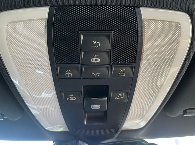 M-BENZ賓士 E200  第8張相片