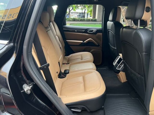 PORSCHE保時捷 CAYENNE  第13張相片