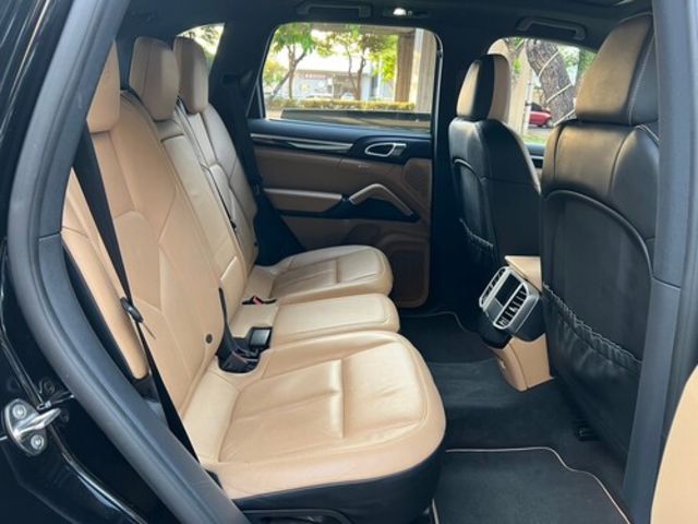 PORSCHE保時捷 CAYENNE  第13張相片