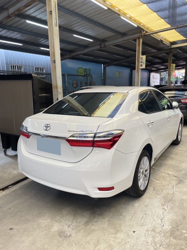 TOYOTA豐田 ALTIS  第3張相片