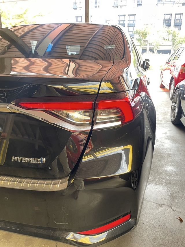 TOYOTA豐田 COROLLA ALTIS HYBRID  第7張相片