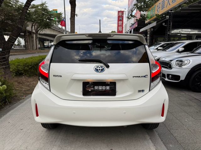 TOYOTA豐田 PRIUS C  第16張相片