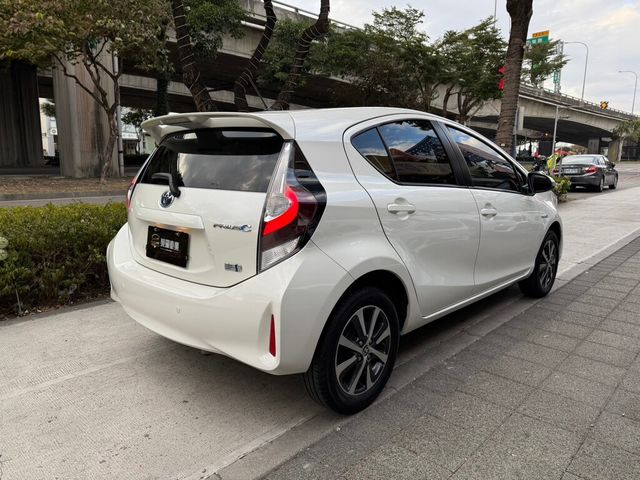 TOYOTA豐田 PRIUS C  第17張相片