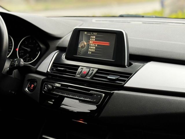 BMW寶馬 218I  第14張相片