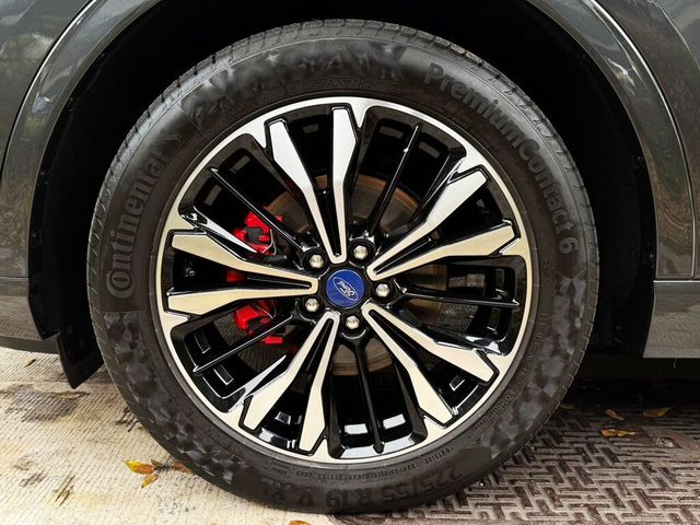 FORD福特 KUGA  第7張相片