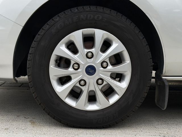 FORD福特 TOURNEO CUSTOM  第15張相片