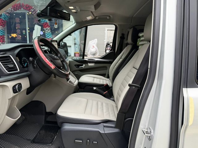 FORD福特 TOURNEO CUSTOM  第17張相片