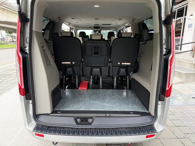 FORD福特 TOURNEO CUSTOM  第37張相片
