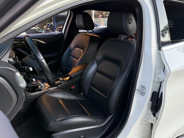 INFINITI無限 Q30  第21張相片